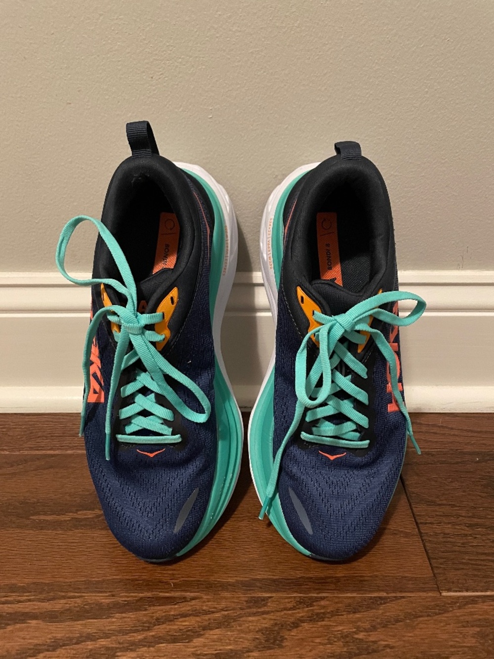 Hoka Bondi 8 Women’s Sneakers Size 8 Excellent Condition
